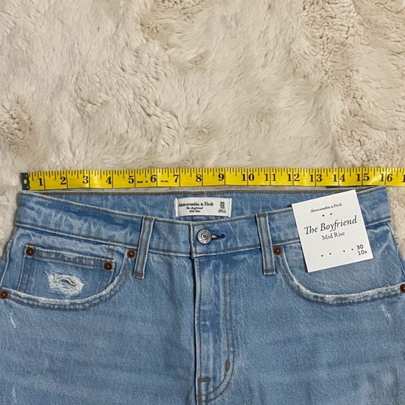 Abercrombie & Fitch Boyfriend Mid Rise Distressed Jeans - Picture 6 of 6